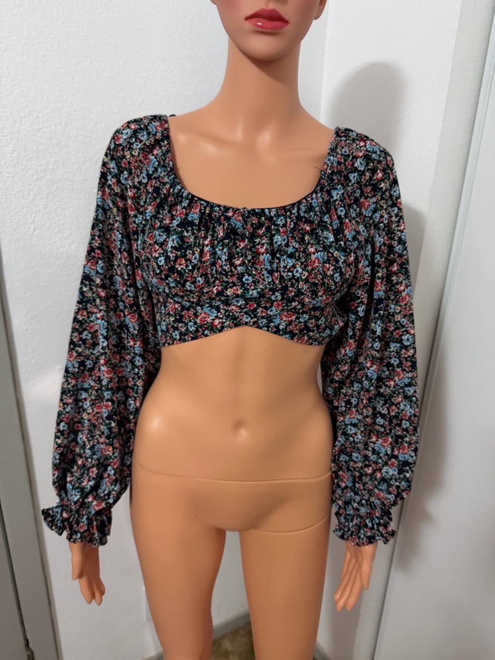 Fashion Nova Floral Puff Sleeve Crop Top Size L